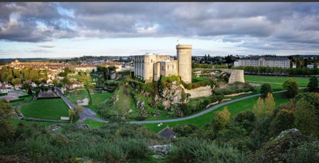 La Chambre Des Remparts Falaise  Exteriér fotografie